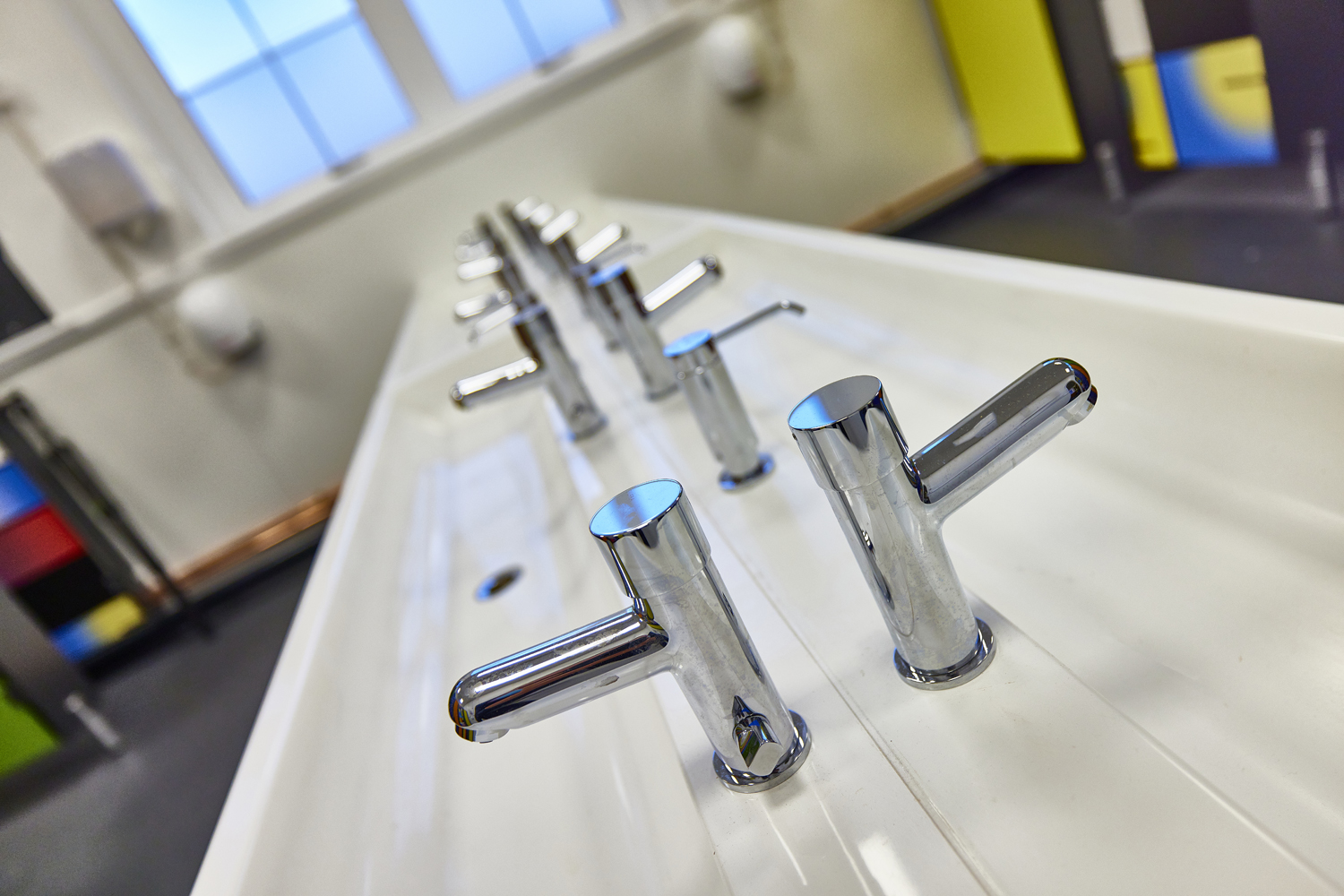 interiors-wensum-school-washrooms (2)