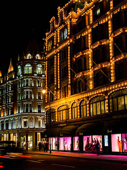 Harrods-street-scene